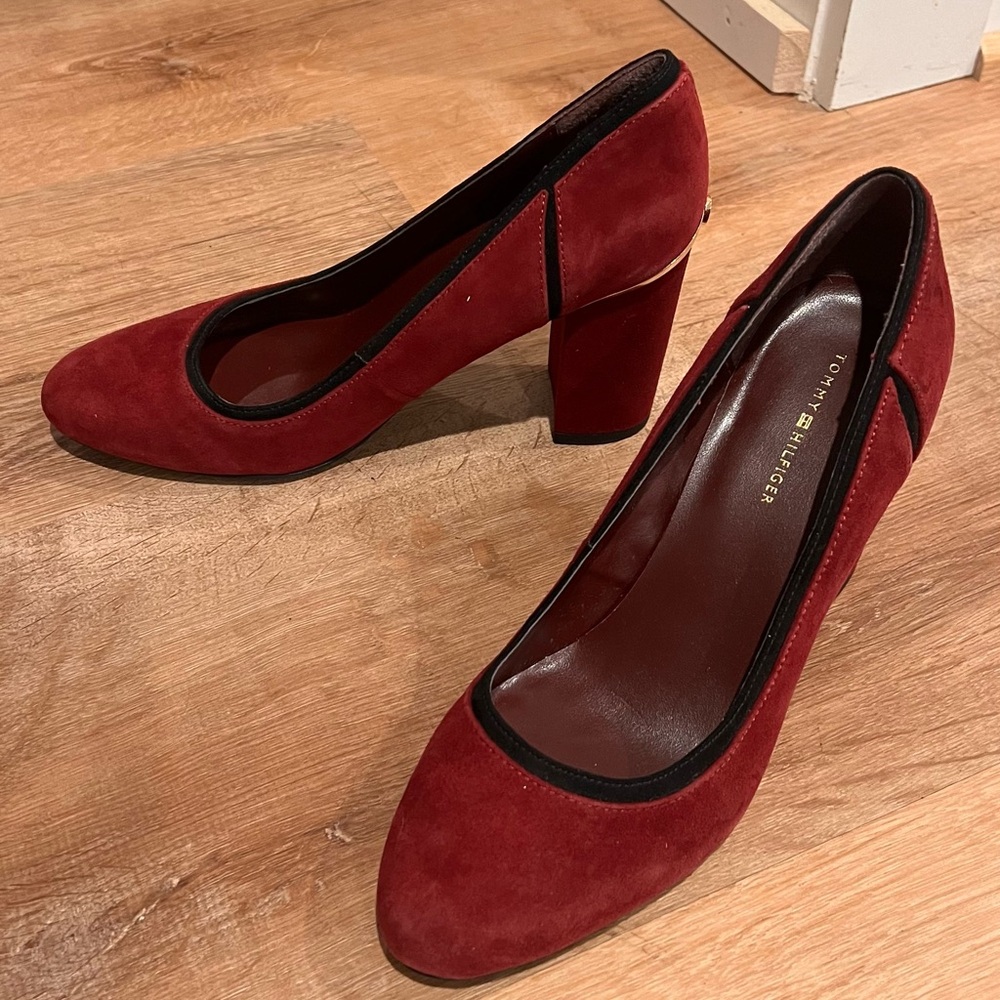 Tommy Hilfiger Women's Burgundy Suede Heels